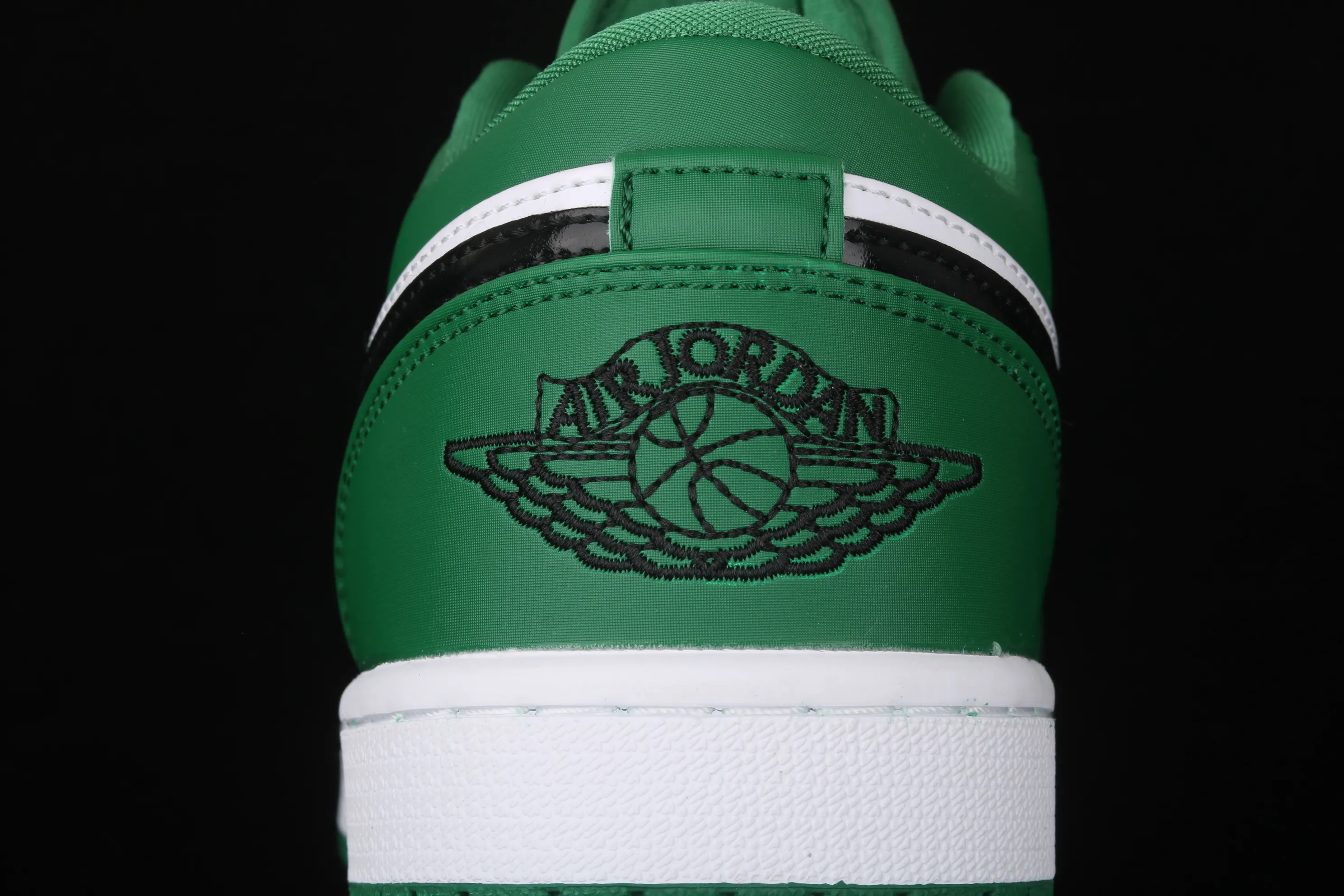 All categories Air Jordan Jordan series basketball shoes Air Jordan 1 Low Air Jordan 1 Low AJ1 Qiao 1 silk stitching low-top cultural and leisure sports sneakers 553558-301